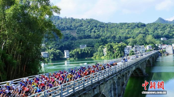 2025环广西公路自行车世巡赛南宁收官 保罗·达博