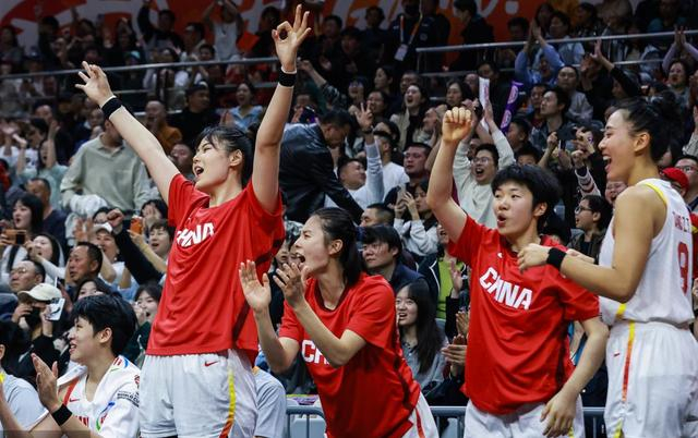 李月汝直言打得别扭 中国女篮战术分歧浮出水面