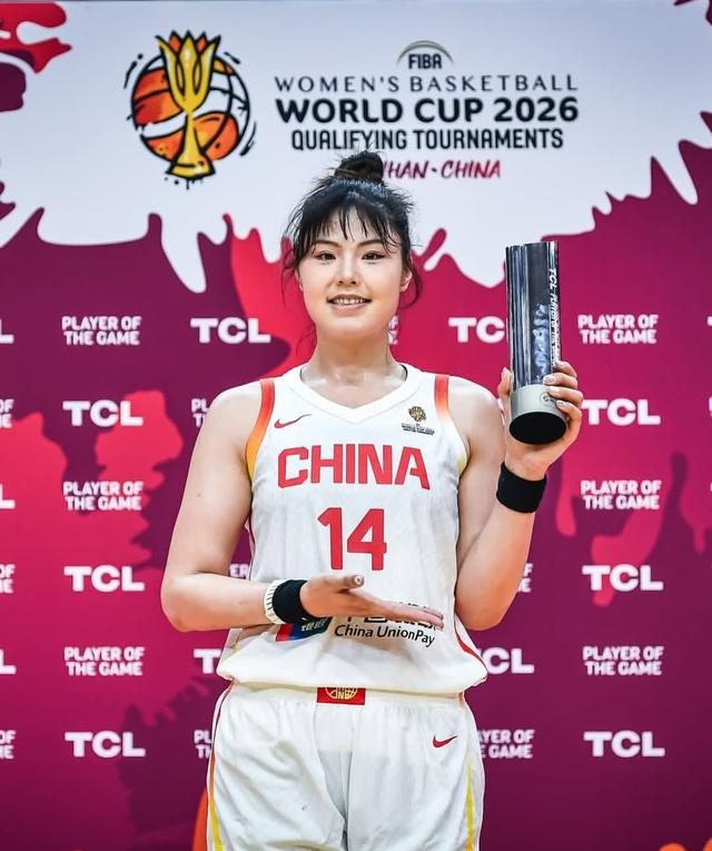 李月汝直言打得别扭 中国女篮战术分歧浮出水面