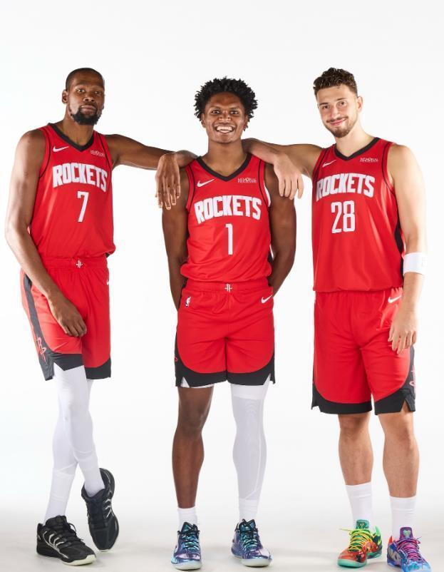 火箭总经理斯通签下的芬尼-史密斯4年5300万合同