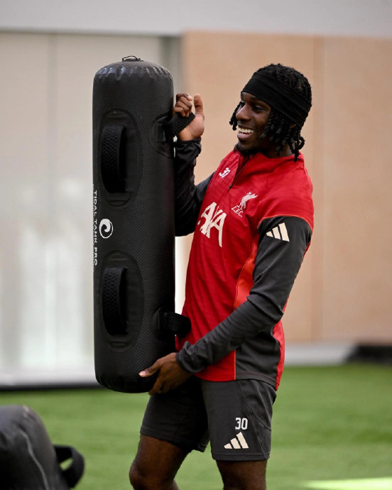 曼城点球大战力克利物浦 拿下英超冠军