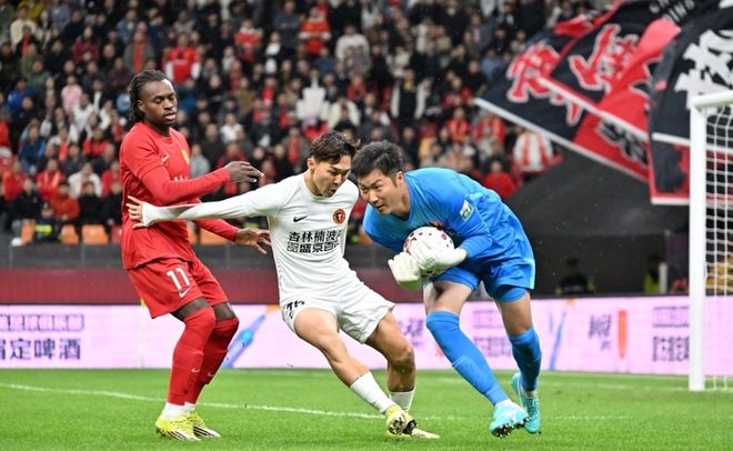 重庆铜梁龙1-0力克辽宁铁人 队史首胜暂居中超榜