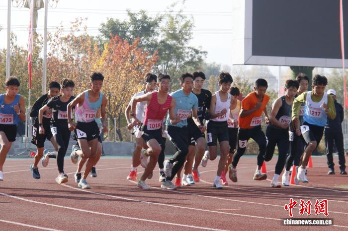 青海省田径锦标赛鸣枪开赛 贵德承办汇聚全省八