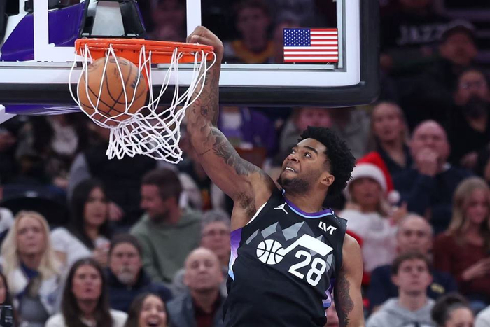 以下是NBA常规赛收官阶段关键比赛的深度分析与